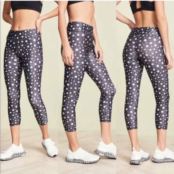 3 for $15 🌸 Terez All Over Star Print Cropped High Rise Athletic Leggings - Picture 2 of 6